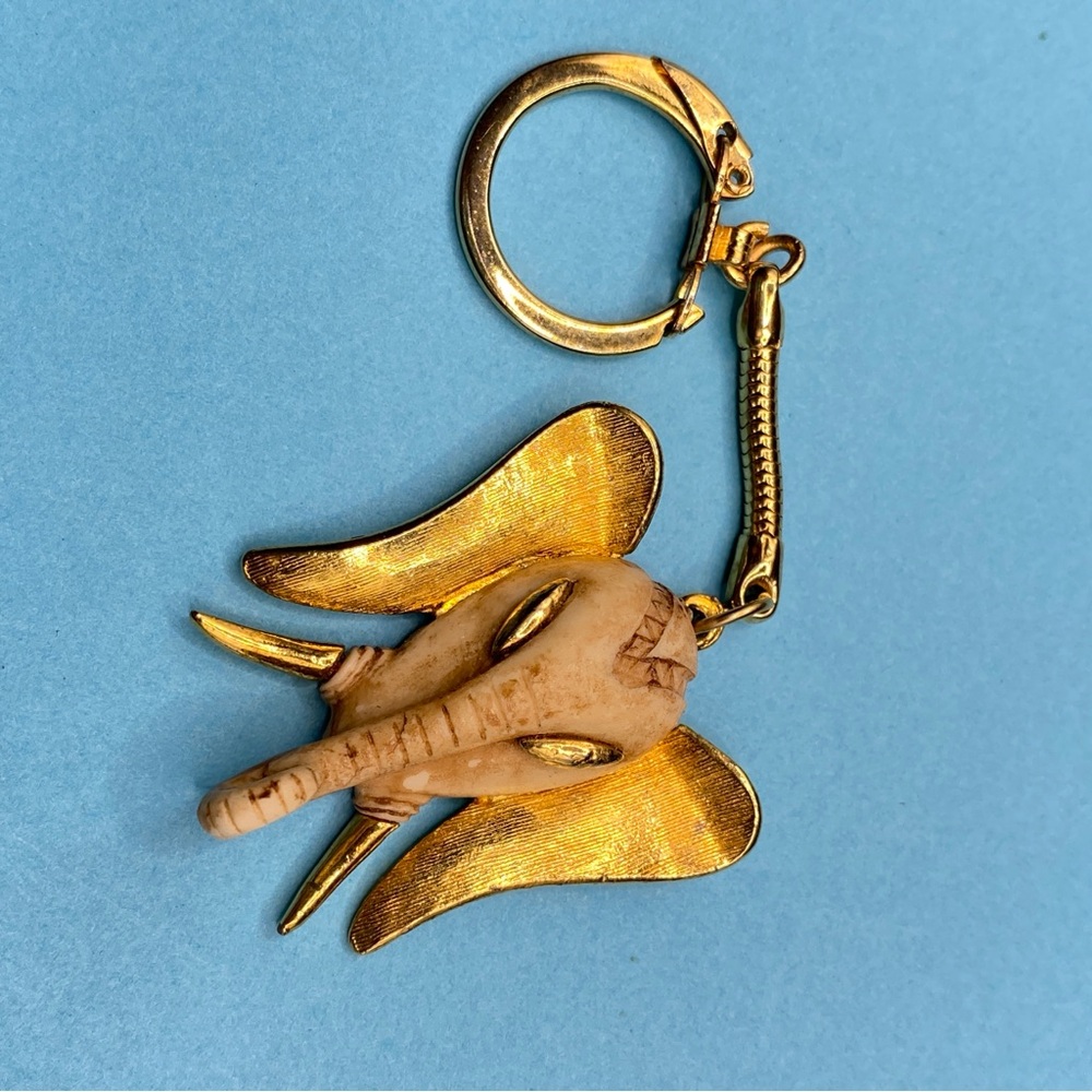 RAZZA Elephant Key Chain Gold Tone Vintage